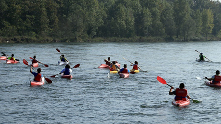 Immagine di canoe sul fiume Ticino
